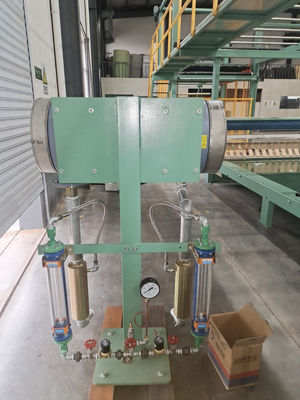 Volledig automatische lamineermachine voor autostoeltjes in het interieur Duitse stijl Koreaanse stijl