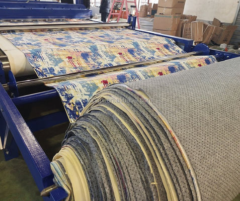 Automatische productielijn voor gelamineerde tapijten met snij- en embossingfunctie